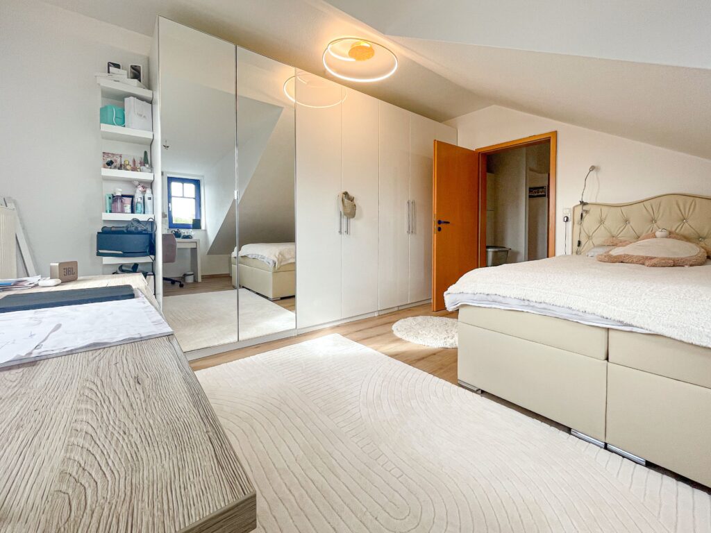 08. Erstes Schlafzimmer