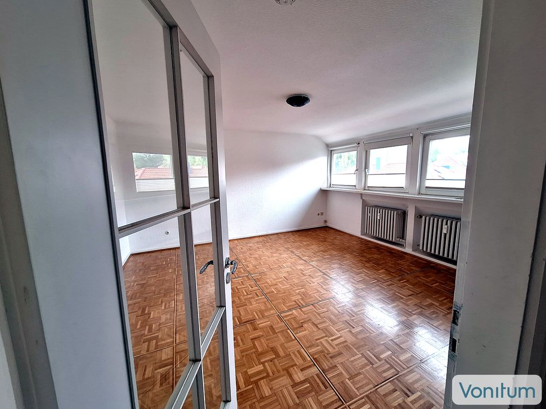 Wohnraum der Dachgeschosswohnung