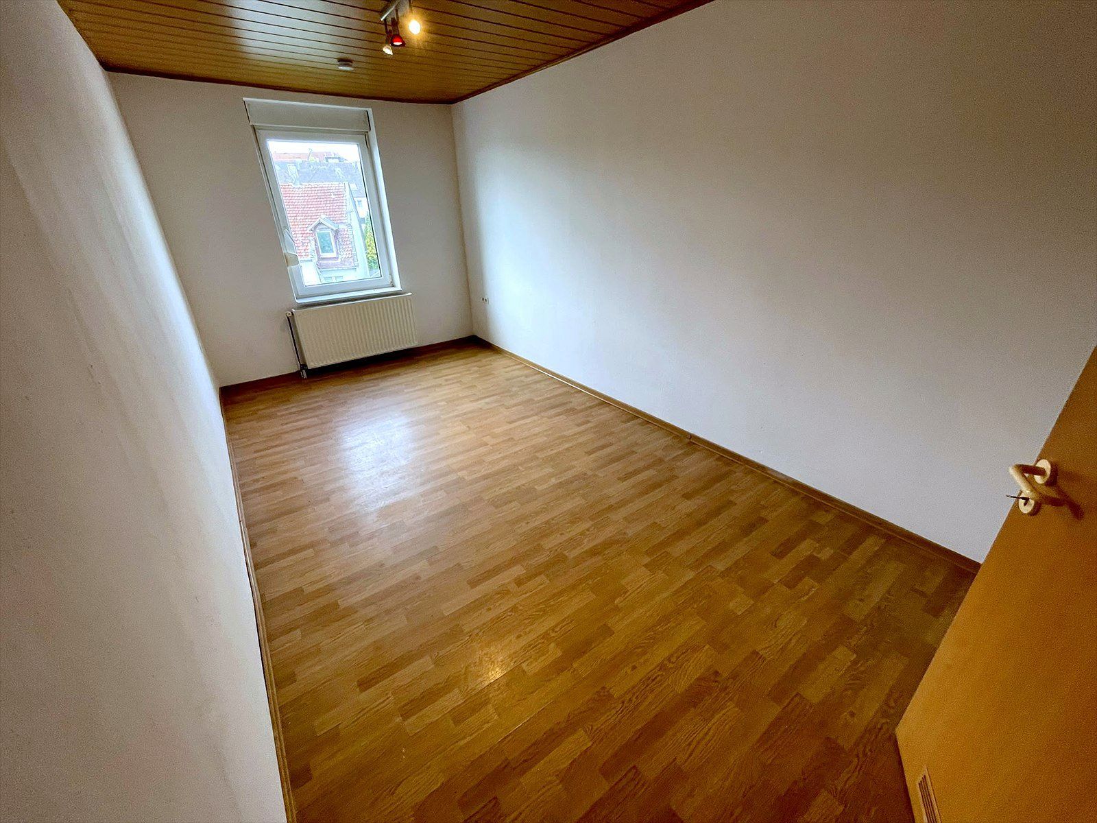 Helle 4-Zimmer-Dachgeschosswohnung – Bild 7