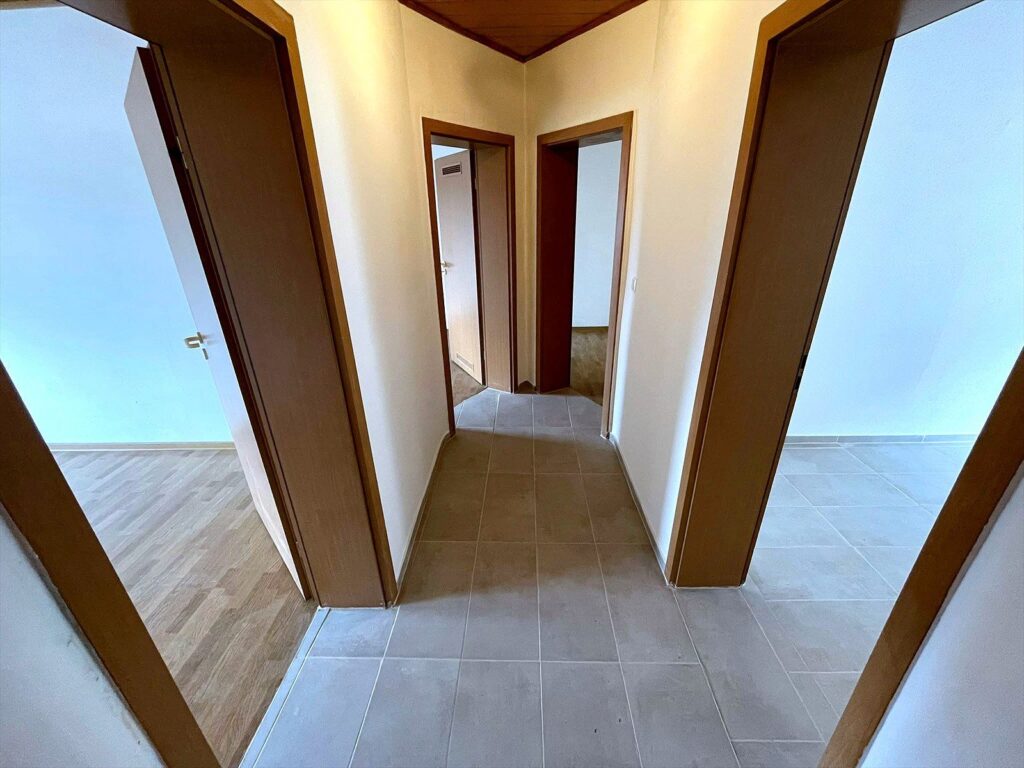 Helle 4-Zimmer-Dachgeschosswohnung – Bild 8
