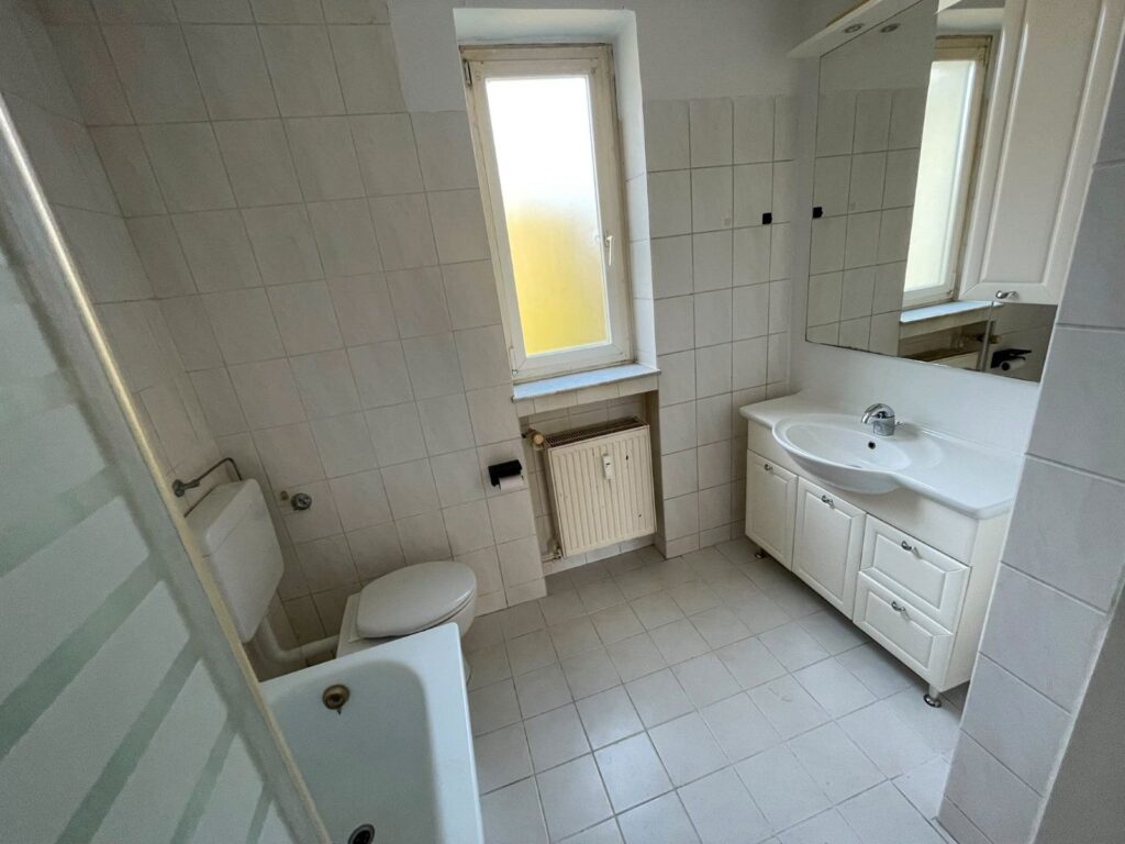 3-Zimmer-Wohnung mit 2 Balkonen & Einbauküche – Bild 6